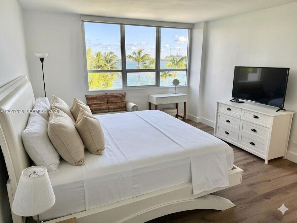 For Rent: $6,650 (2 beds, 2 baths, 1239 Square Feet)