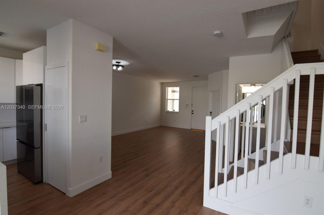 В аренду: $3,800 (3 спален, 2 ванн, 1520 Квадратных фут)