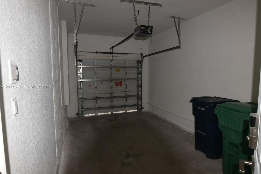 В аренду: $3,800 (3 спален, 2 ванн, 1520 Квадратных фут)