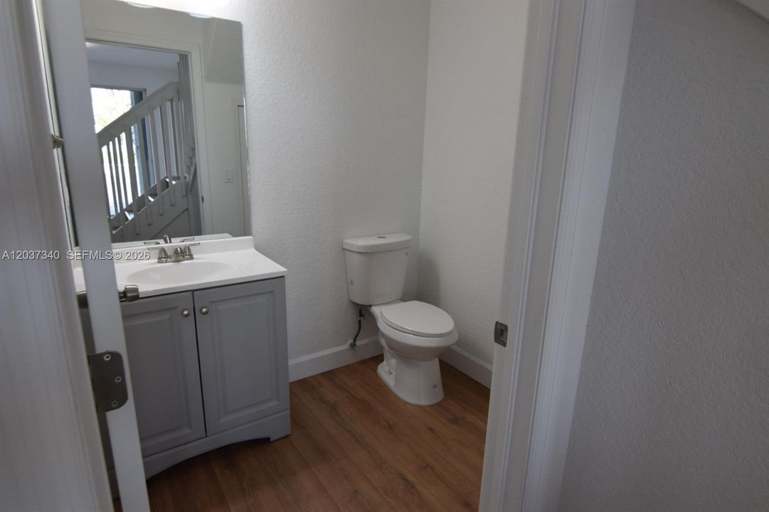 В аренду: $3,800 (3 спален, 2 ванн, 1520 Квадратных фут)