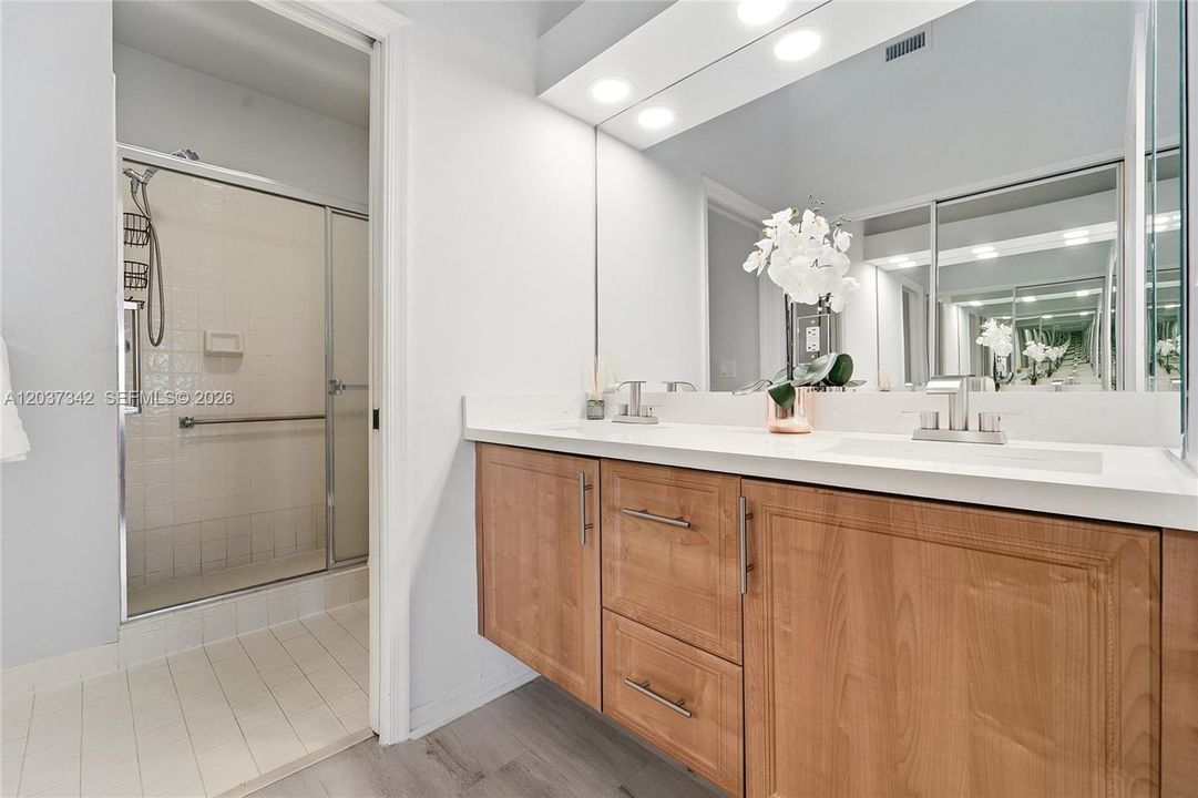 For Sale: $245,000 (2 beds, 2 baths, 1500 Square Feet)