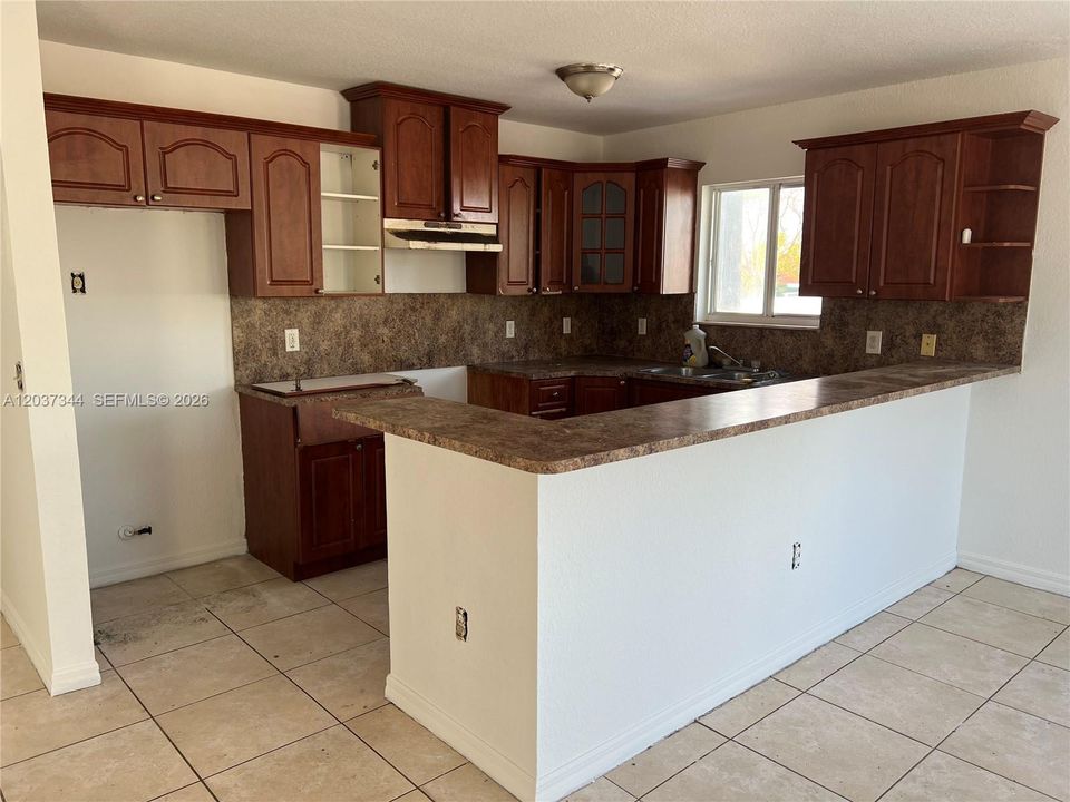 For Rent: $2,800 (3 beds, 2 baths, 2356 Square Feet)
