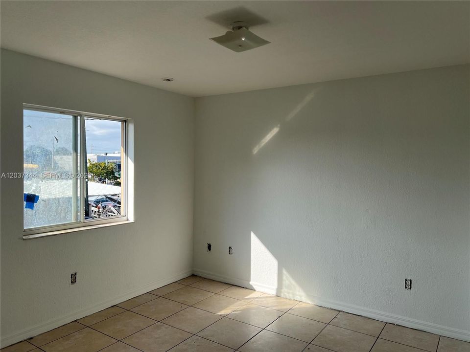 For Rent: $2,800 (3 beds, 2 baths, 2356 Square Feet)
