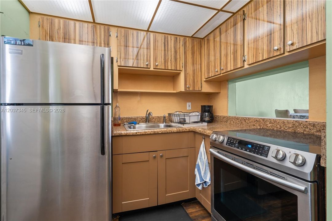 For Rent: $1,600 (1 beds, 1 baths, 763 Square Feet)