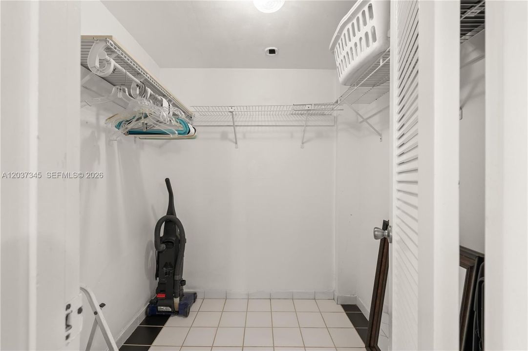 For Rent: $1,600 (1 beds, 1 baths, 763 Square Feet)