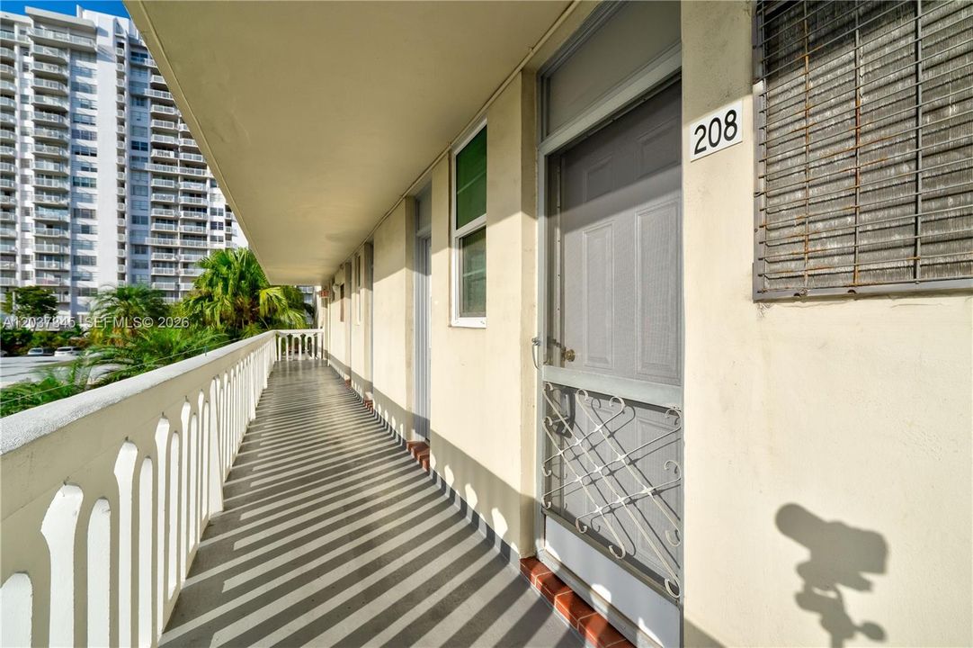 For Rent: $1,600 (1 beds, 1 baths, 763 Square Feet)