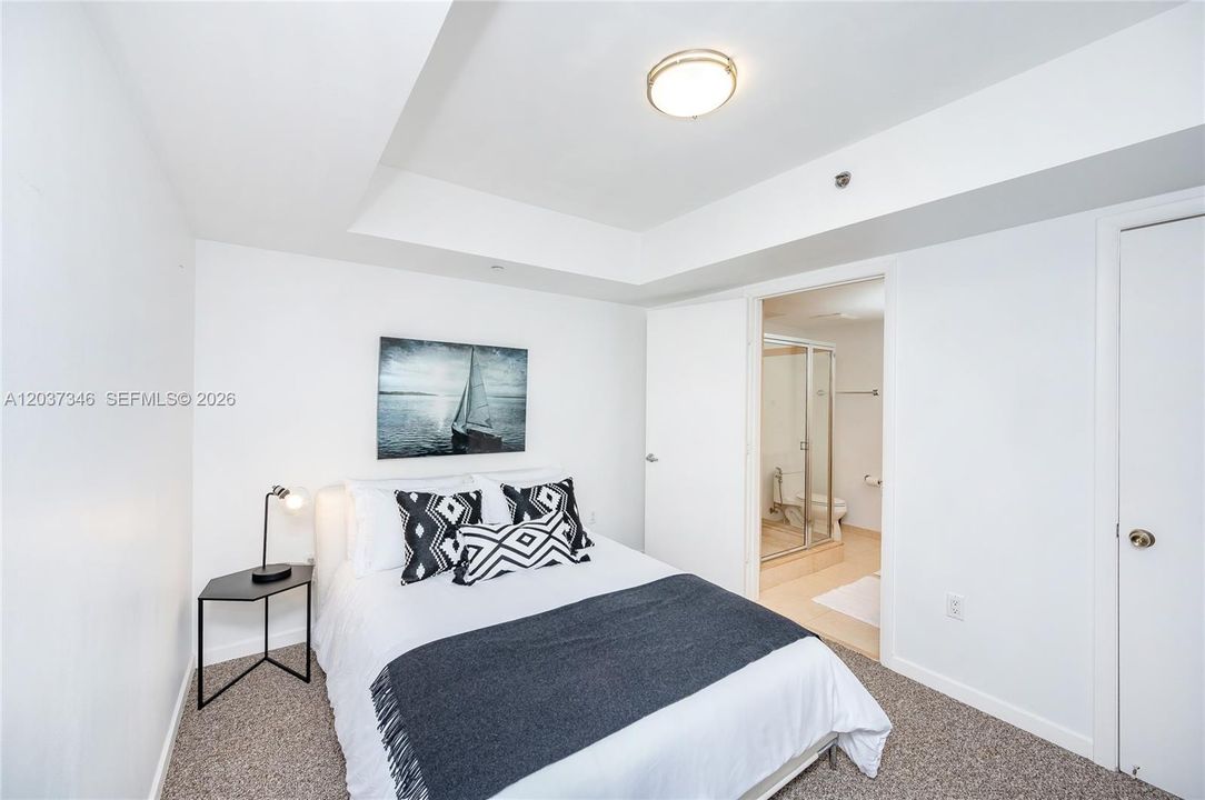 В аренду: $4,500 (3 спален, 2 ванн, 1358 Квадратных фут)
