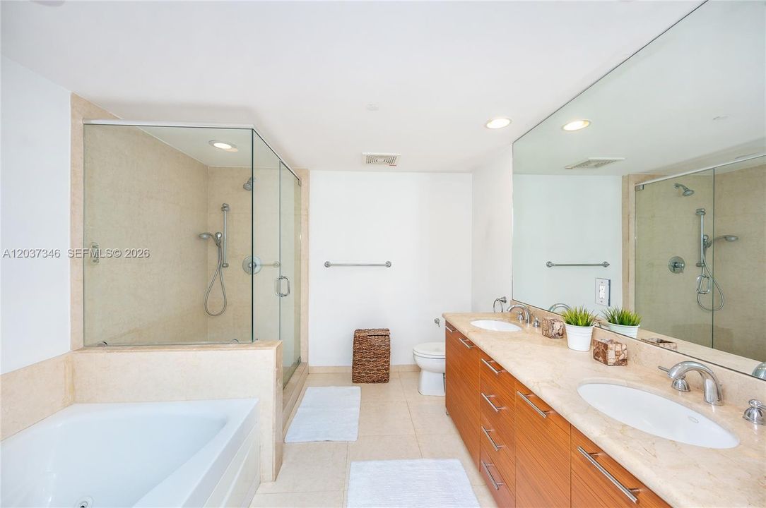 В аренду: $4,500 (3 спален, 2 ванн, 1358 Квадратных фут)