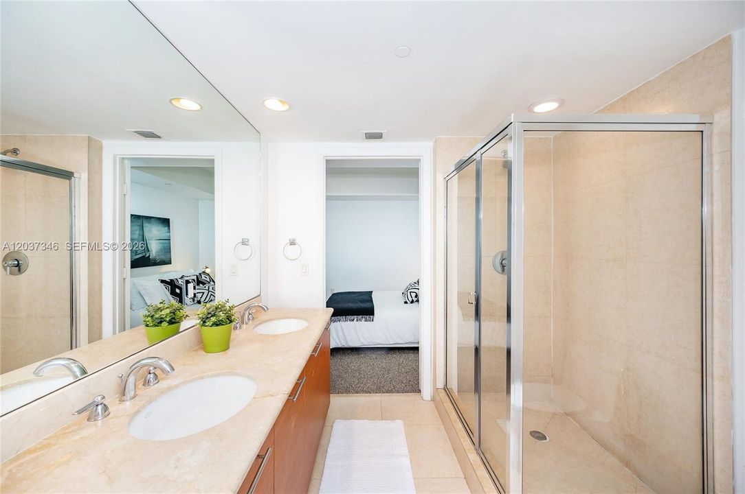 В аренду: $4,500 (3 спален, 2 ванн, 1358 Квадратных фут)