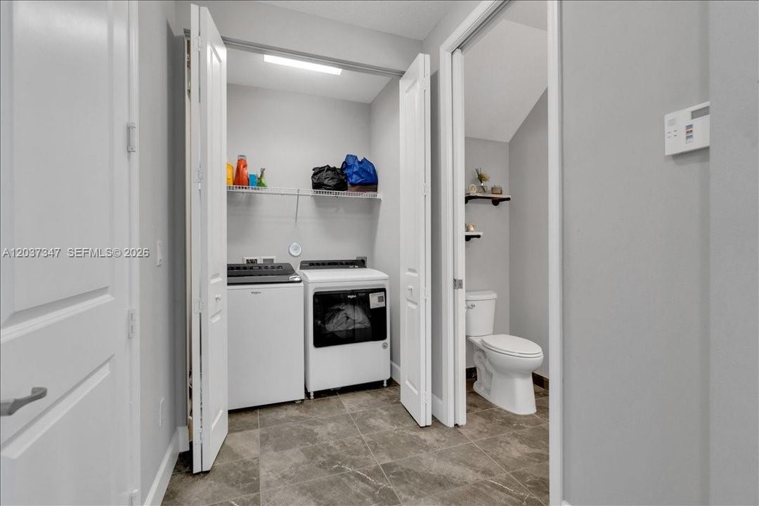 В аренду: $3,550 (3 спален, 2 ванн, 1446 Квадратных фут)