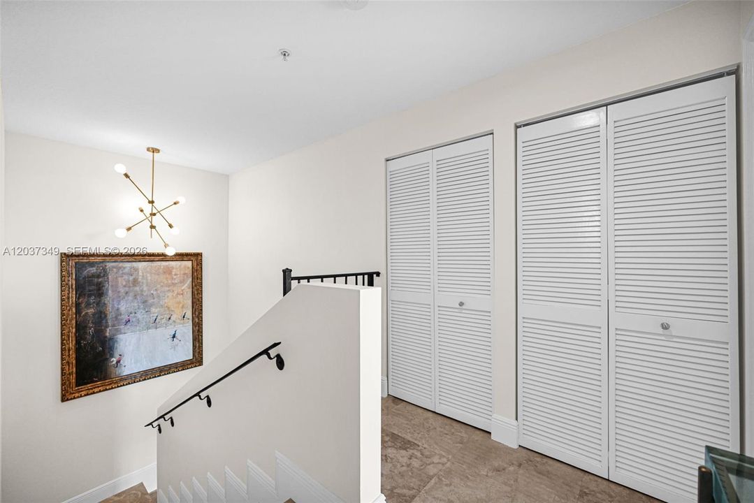 For Sale: $560,000 (2 beds, 2 baths, 1542 Square Feet)