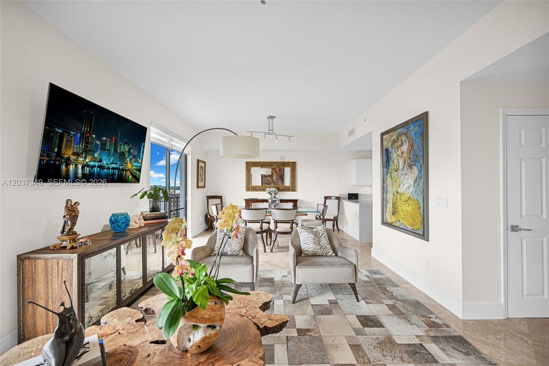 For Sale: $560,000 (2 beds, 2 baths, 1542 Square Feet)