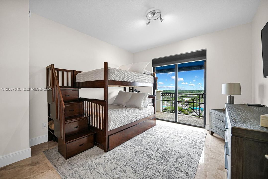 For Sale: $560,000 (2 beds, 2 baths, 1542 Square Feet)
