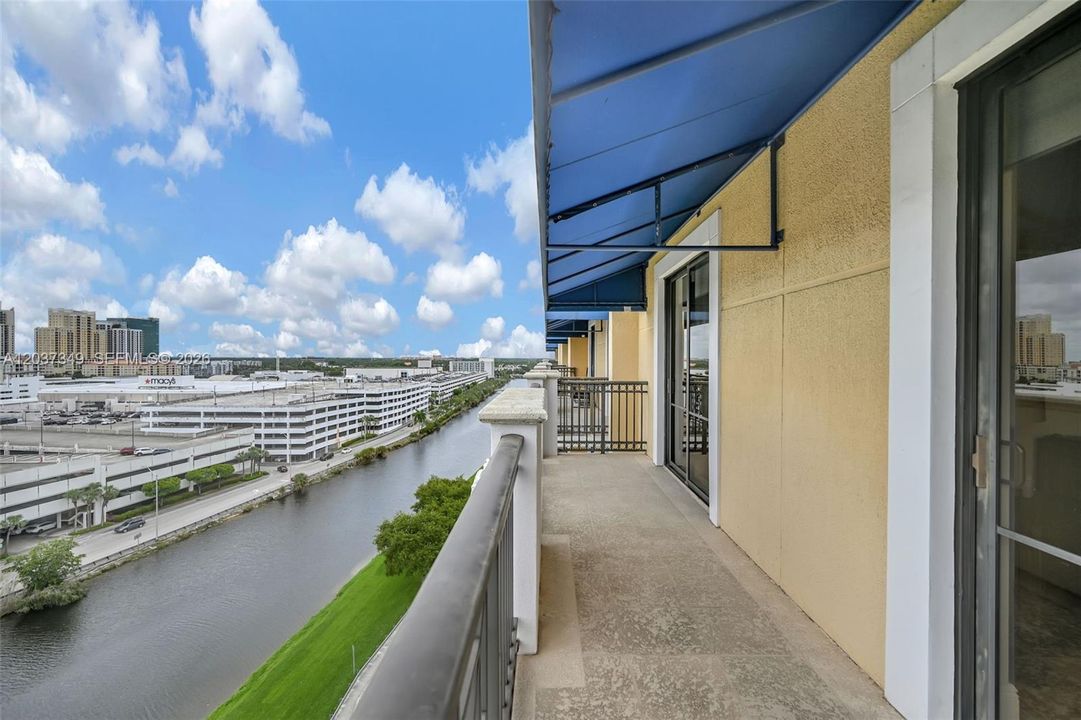 For Sale: $560,000 (2 beds, 2 baths, 1542 Square Feet)