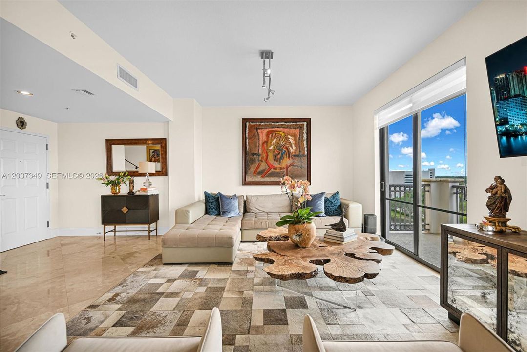 For Sale: $560,000 (2 beds, 2 baths, 1542 Square Feet)