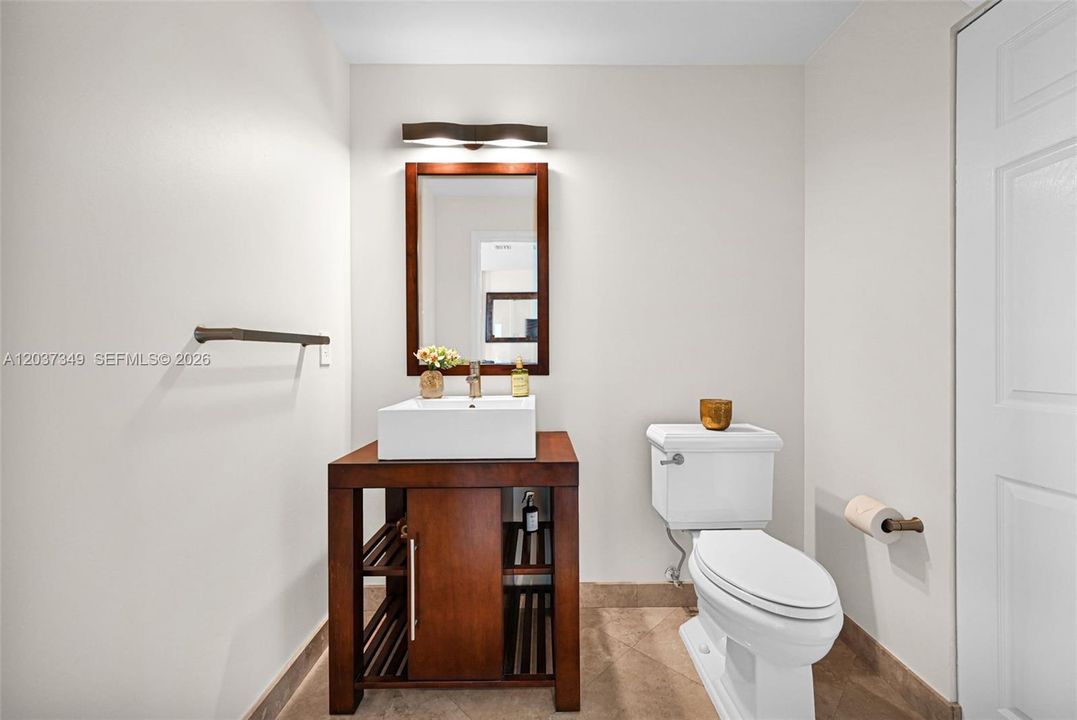 For Sale: $560,000 (2 beds, 2 baths, 1542 Square Feet)
