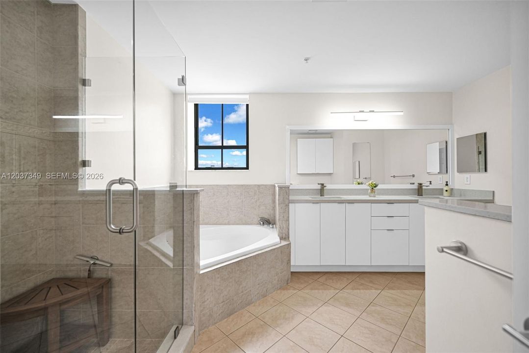 For Sale: $560,000 (2 beds, 2 baths, 1542 Square Feet)