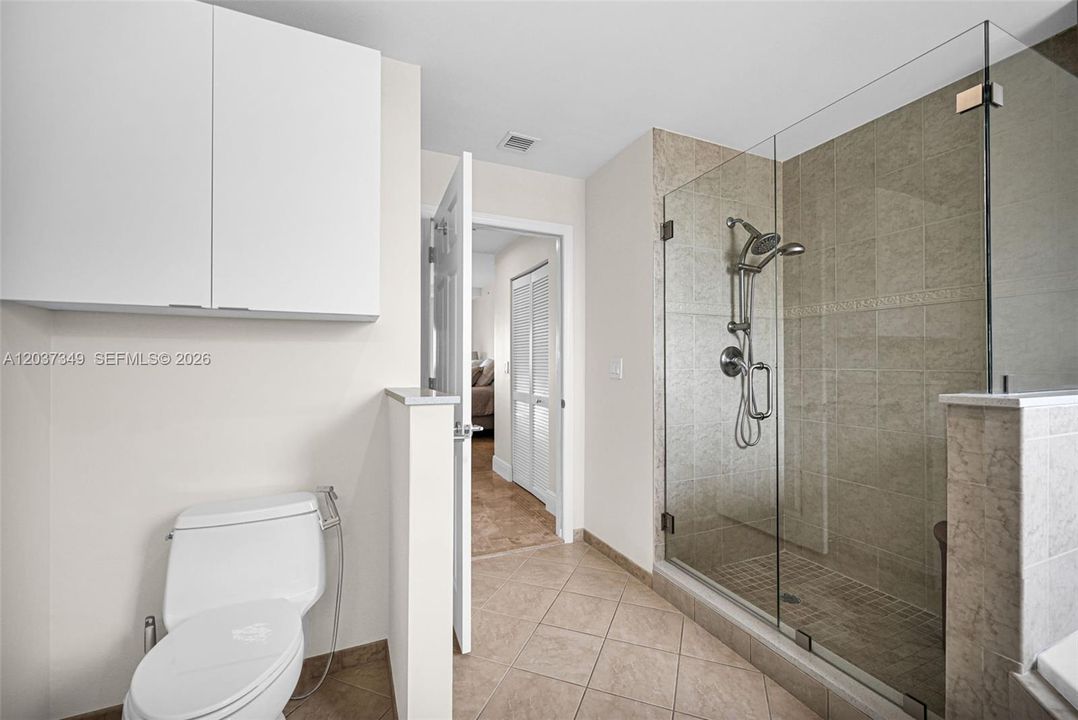 For Sale: $560,000 (2 beds, 2 baths, 1542 Square Feet)
