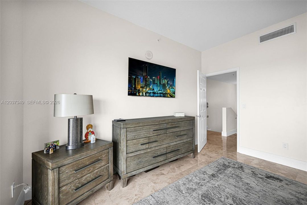 For Sale: $560,000 (2 beds, 2 baths, 1542 Square Feet)