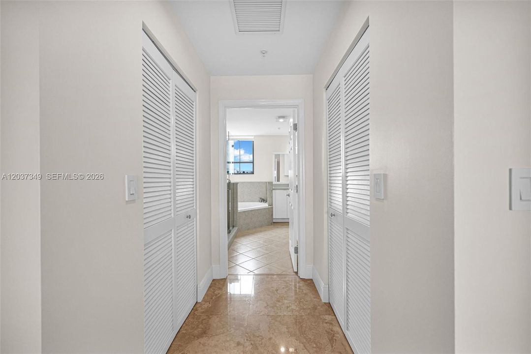 For Sale: $560,000 (2 beds, 2 baths, 1542 Square Feet)