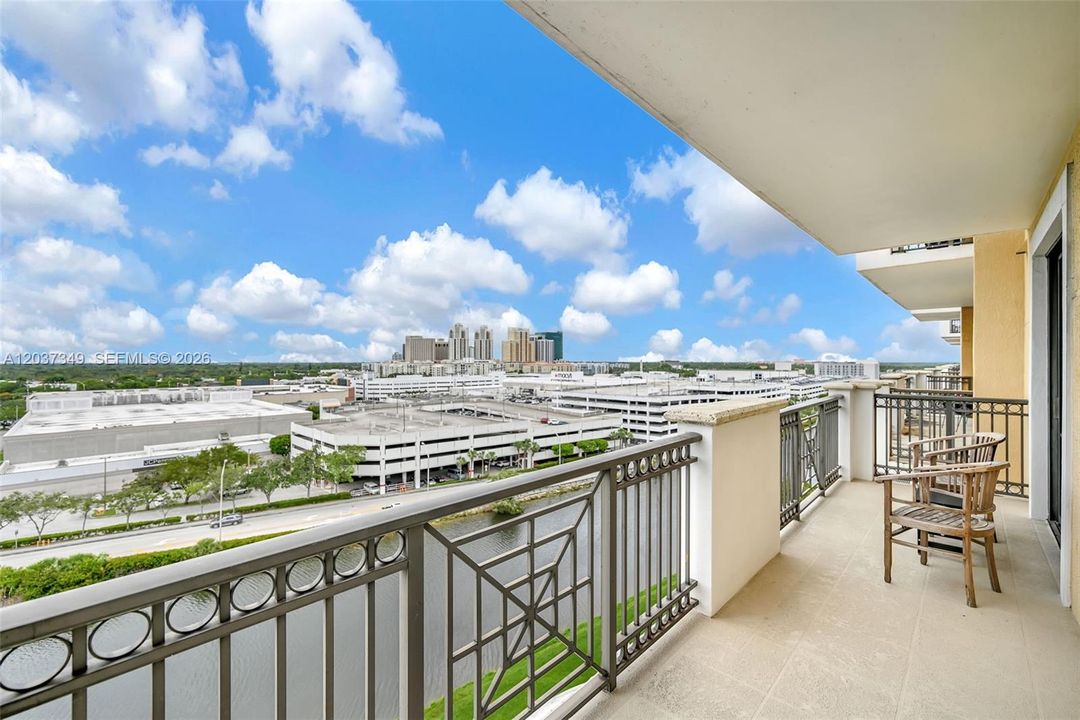 For Sale: $560,000 (2 beds, 2 baths, 1542 Square Feet)