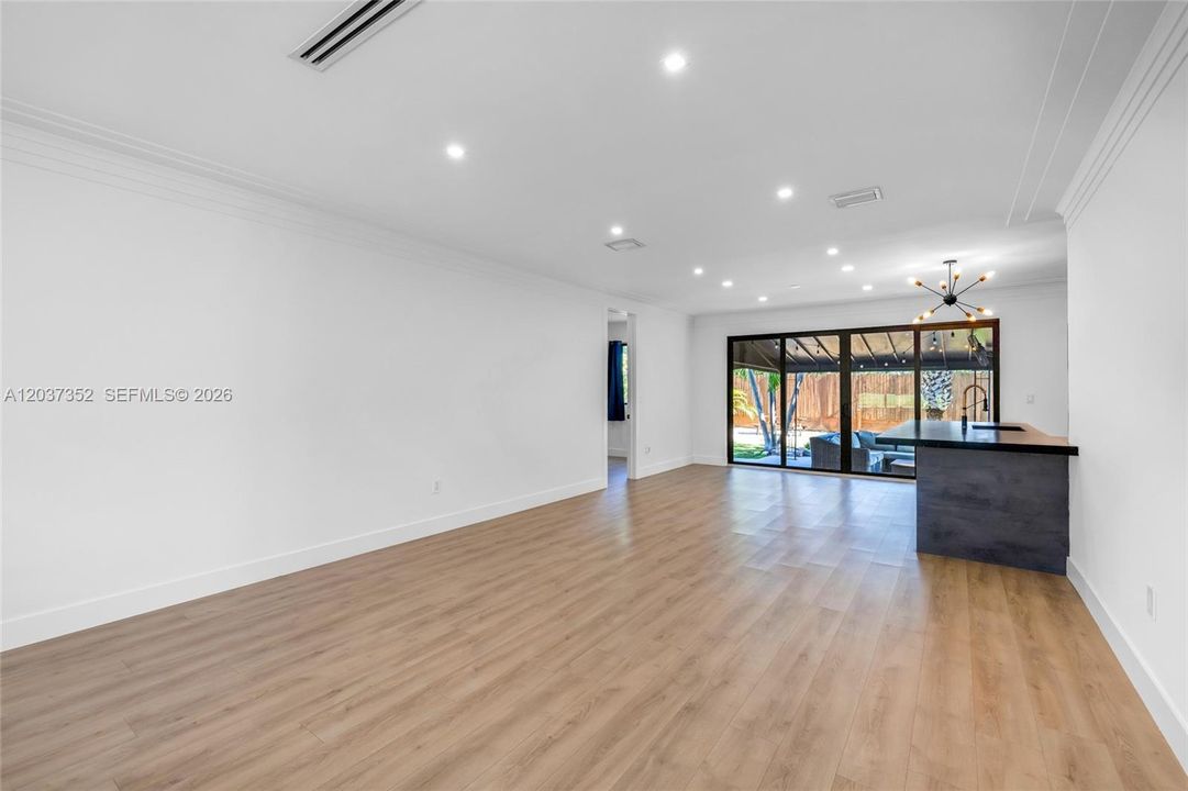 В аренду: $6,950 (3 спален, 3 ванн, 2041 Квадратных фут)