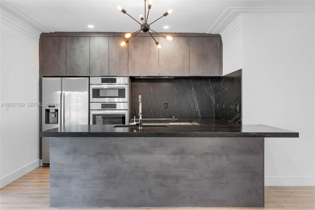 В аренду: $6,950 (3 спален, 3 ванн, 2041 Квадратных фут)