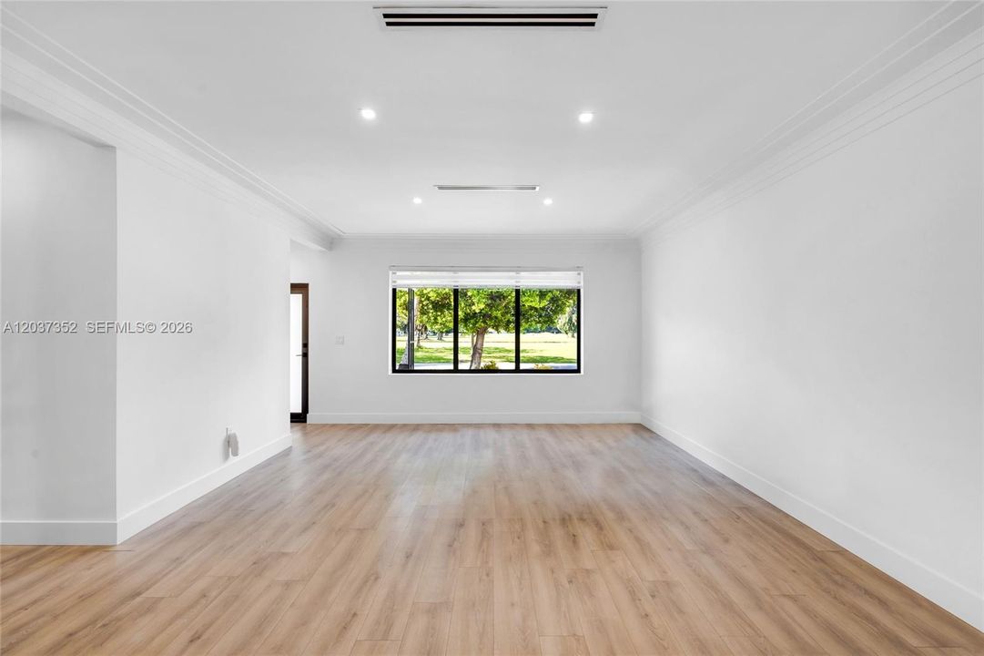 В аренду: $6,950 (3 спален, 3 ванн, 2041 Квадратных фут)