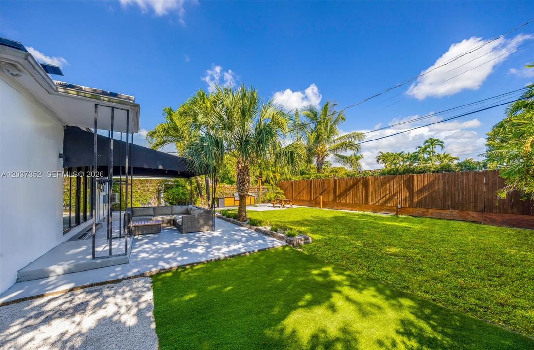 В аренду: $6,950 (3 спален, 3 ванн, 2041 Квадратных фут)
