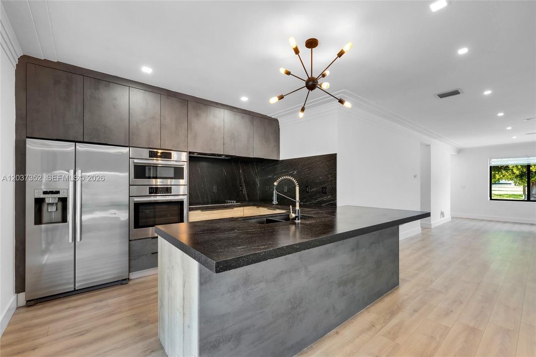 В аренду: $6,950 (3 спален, 3 ванн, 2041 Квадратных фут)