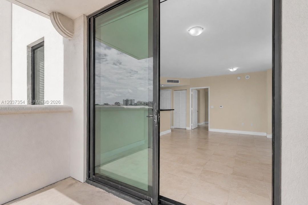 На продажу: $750,000 (2 спален, 2 ванн, 1108 Квадратных фут)