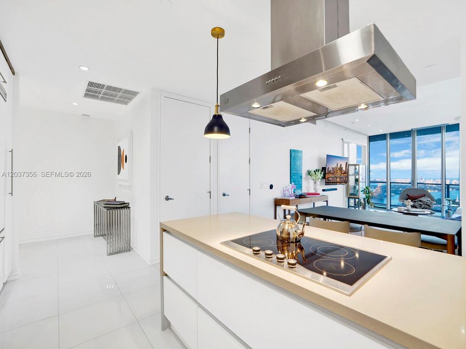 For Rent: $10,300 (3 beds, 2 baths, 2106 Square Feet)