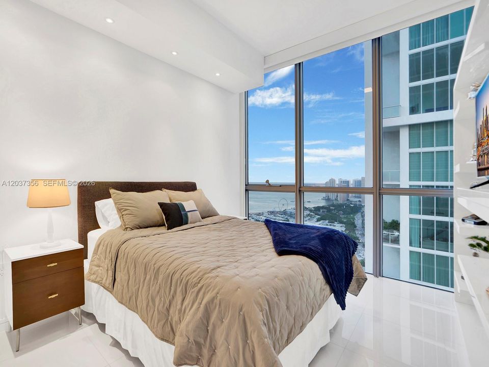 For Rent: $10,300 (3 beds, 2 baths, 2106 Square Feet)