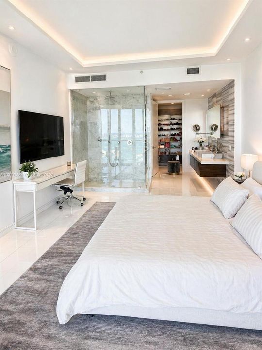 For Rent: $10,300 (3 beds, 2 baths, 2106 Square Feet)
