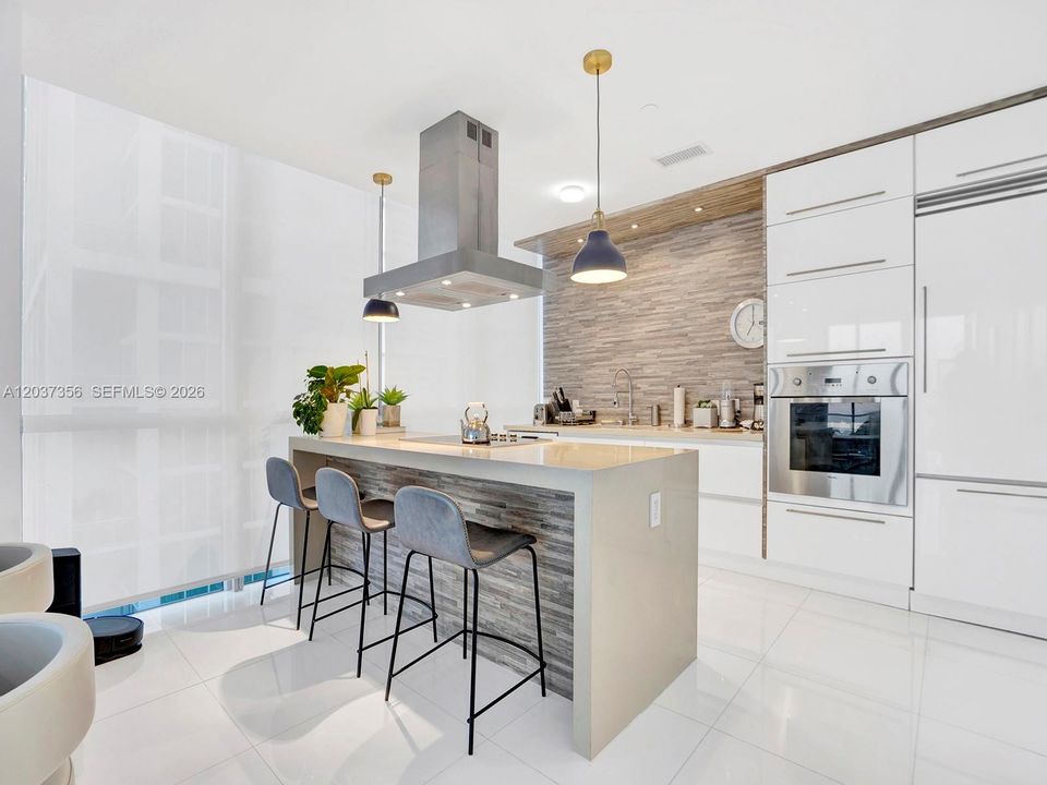 For Rent: $10,300 (3 beds, 2 baths, 2106 Square Feet)