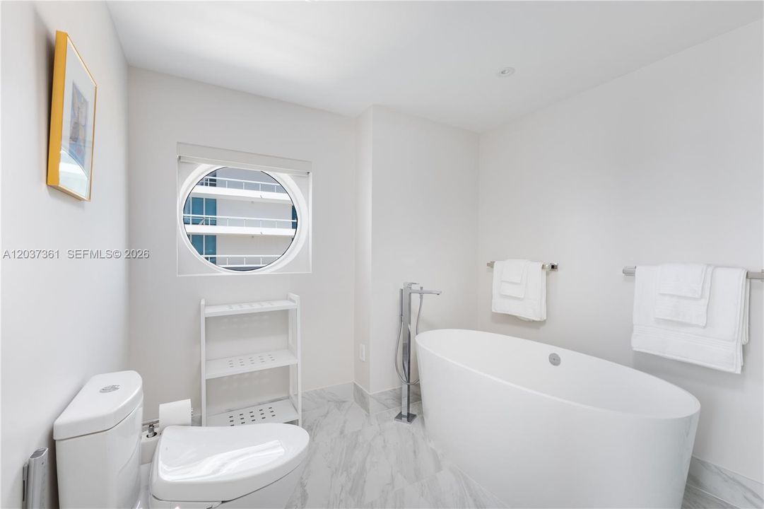 For Rent: $9,000 (2 beds, 2 baths, 1210 Square Feet)