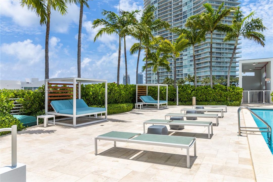 For Rent: $9,000 (2 beds, 2 baths, 1210 Square Feet)