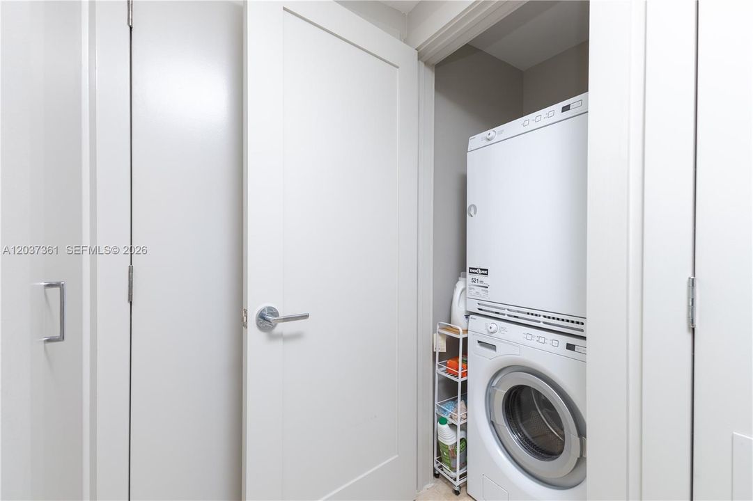 For Rent: $9,000 (2 beds, 2 baths, 1210 Square Feet)