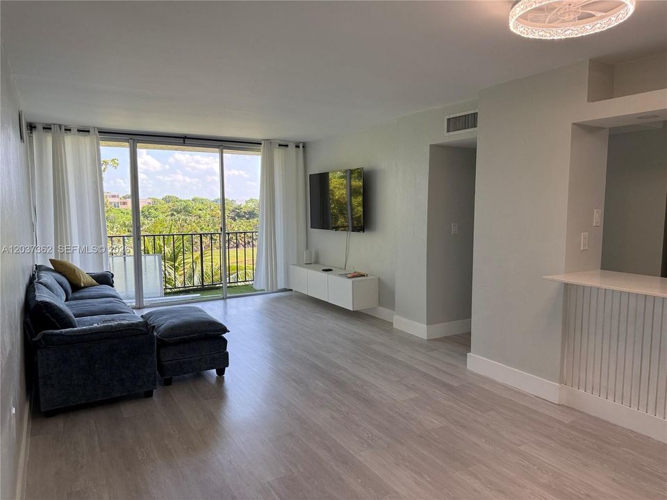 For Sale: $389,900 (3 beds, 2 baths, 1337 Square Feet)