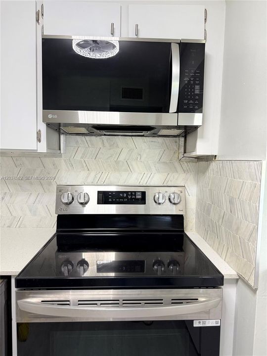 For Sale: $389,900 (3 beds, 2 baths, 1337 Square Feet)