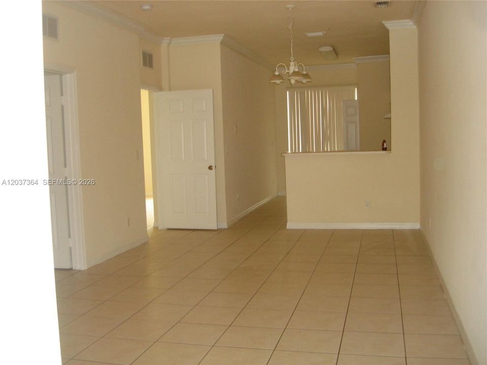 For Rent: $1,950 (3 beds, 2 baths, 1189 Square Feet)