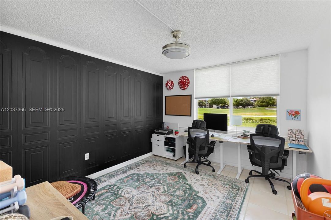 For Sale: $225,000 (2 beds, 2 baths, 950 Square Feet)
