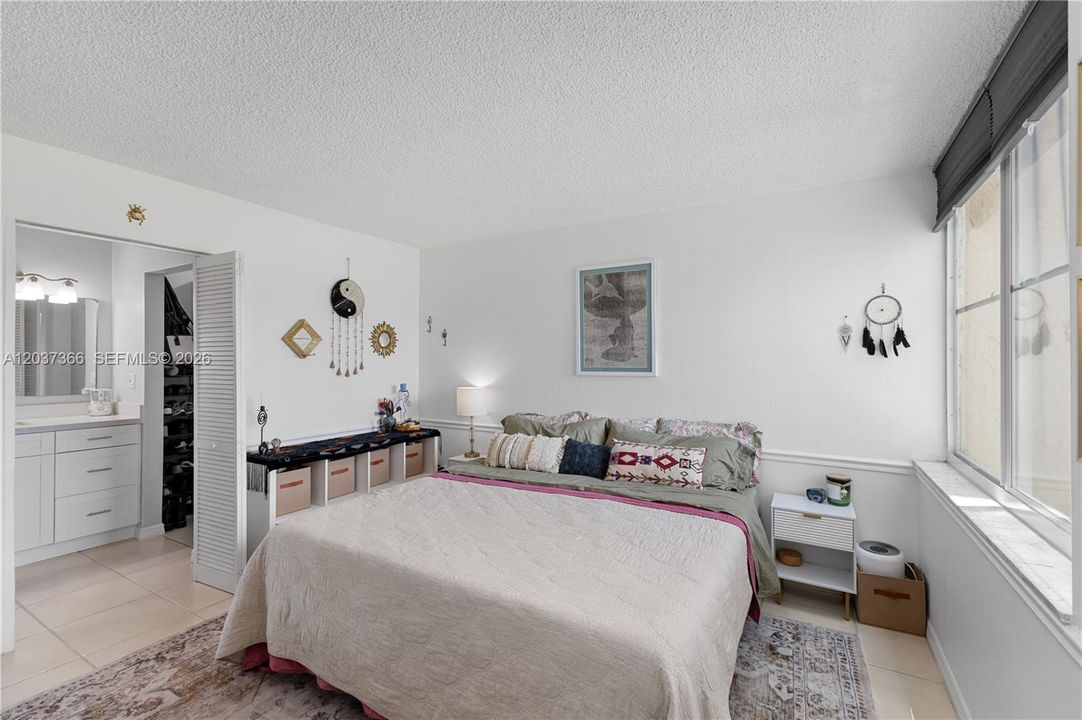 For Sale: $225,000 (2 beds, 2 baths, 950 Square Feet)