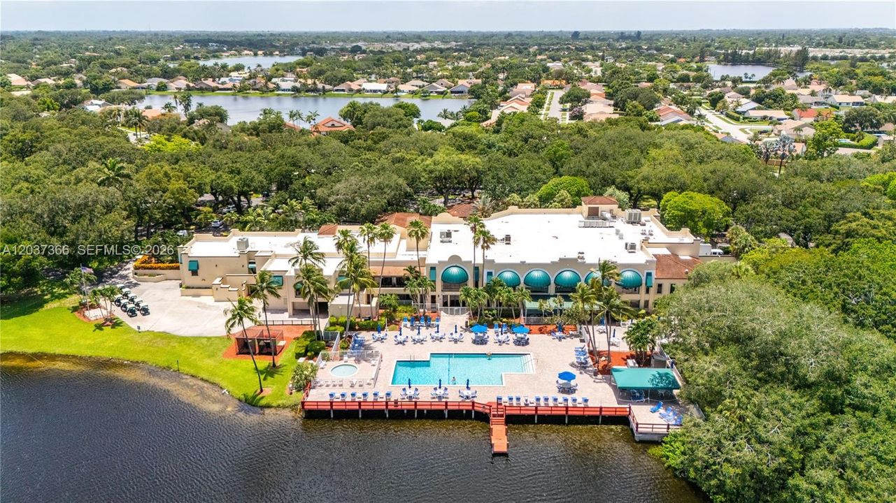 For Sale: $225,000 (2 beds, 2 baths, 950 Square Feet)