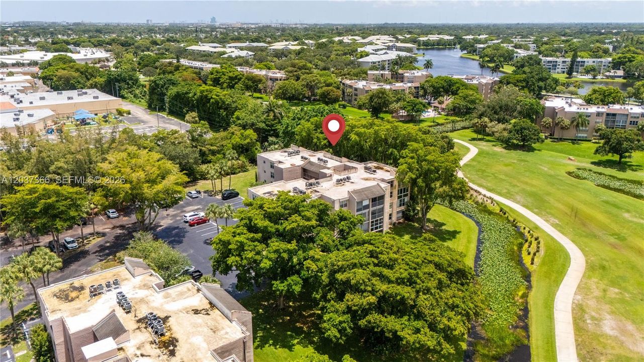 For Sale: $225,000 (2 beds, 2 baths, 950 Square Feet)