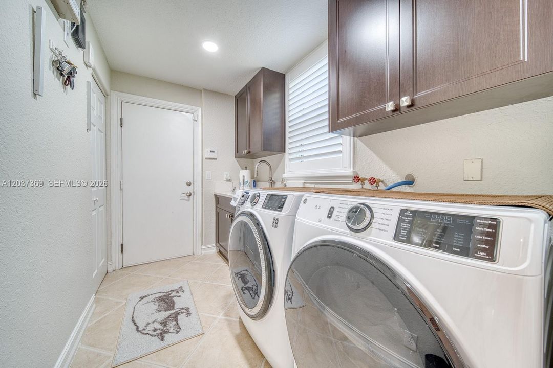 For Sale: $1,395,000 (5 beds, 3 baths, 3668 Square Feet)