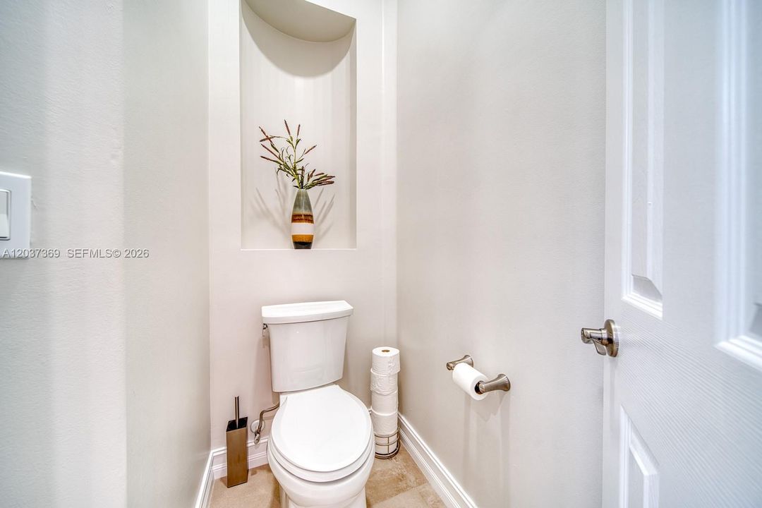For Sale: $1,395,000 (5 beds, 3 baths, 3668 Square Feet)
