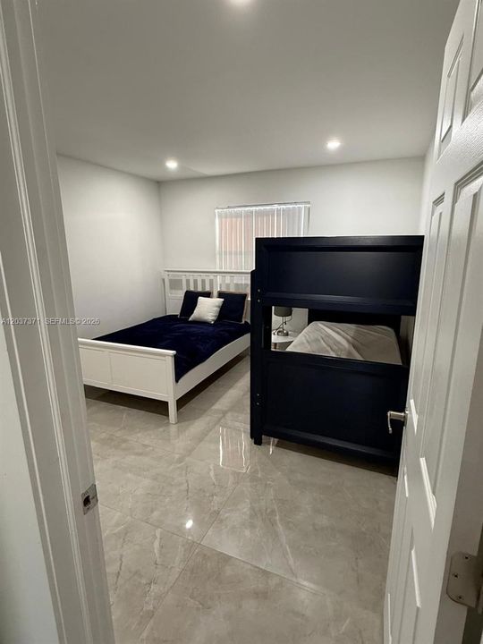 En Renta: $2,900 (3 camas, 2 baños, 2210 Pies cuadrados)
