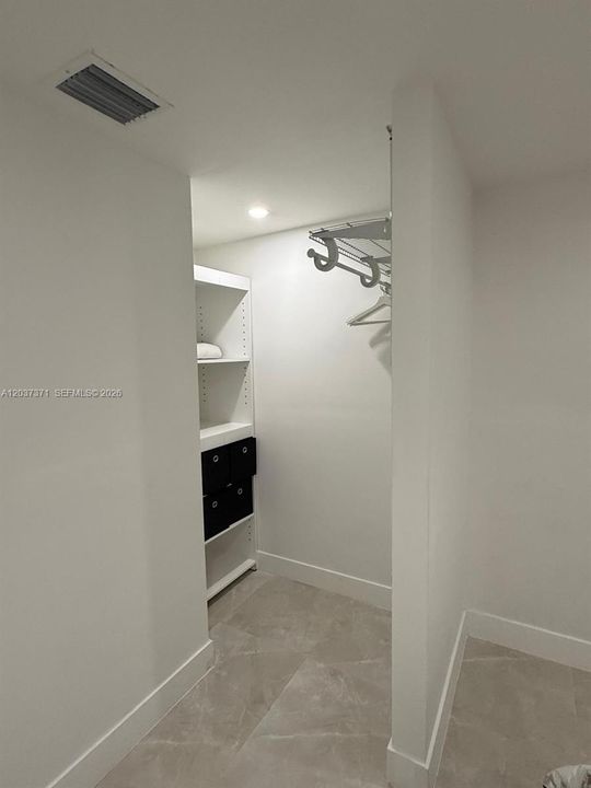 En Renta: $2,900 (3 camas, 2 baños, 2210 Pies cuadrados)