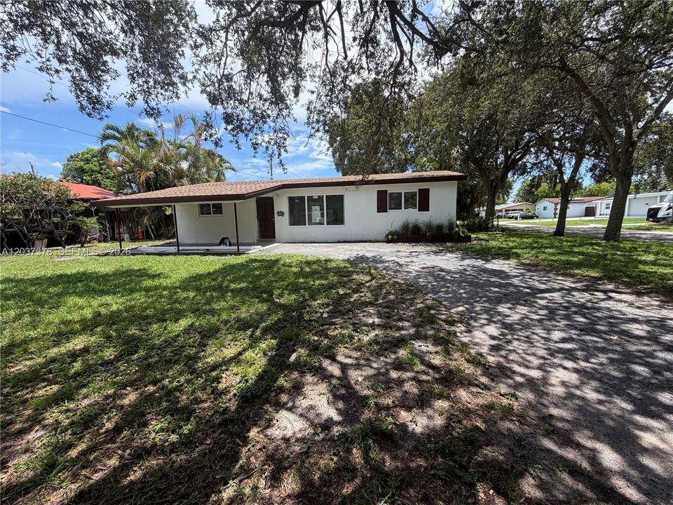 For Sale: $529,900 (3 beds, 2 baths, 1250 Square Feet)